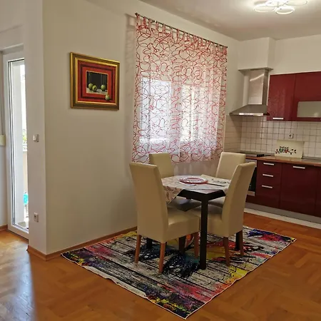 Mara Apartment *