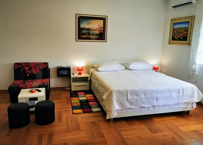 Διαμέρισμα Mara *