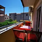 Mara * 茨雷斯