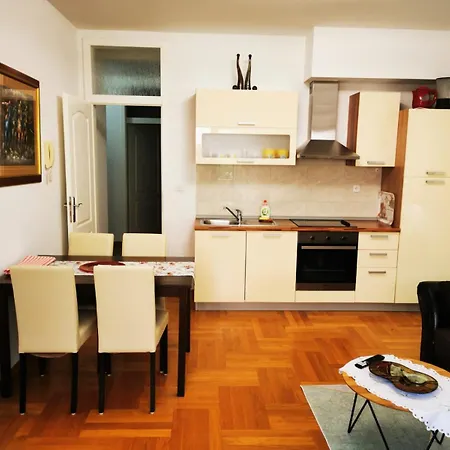 Apartment Mara Cres