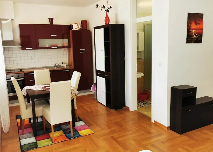 Mara Cres